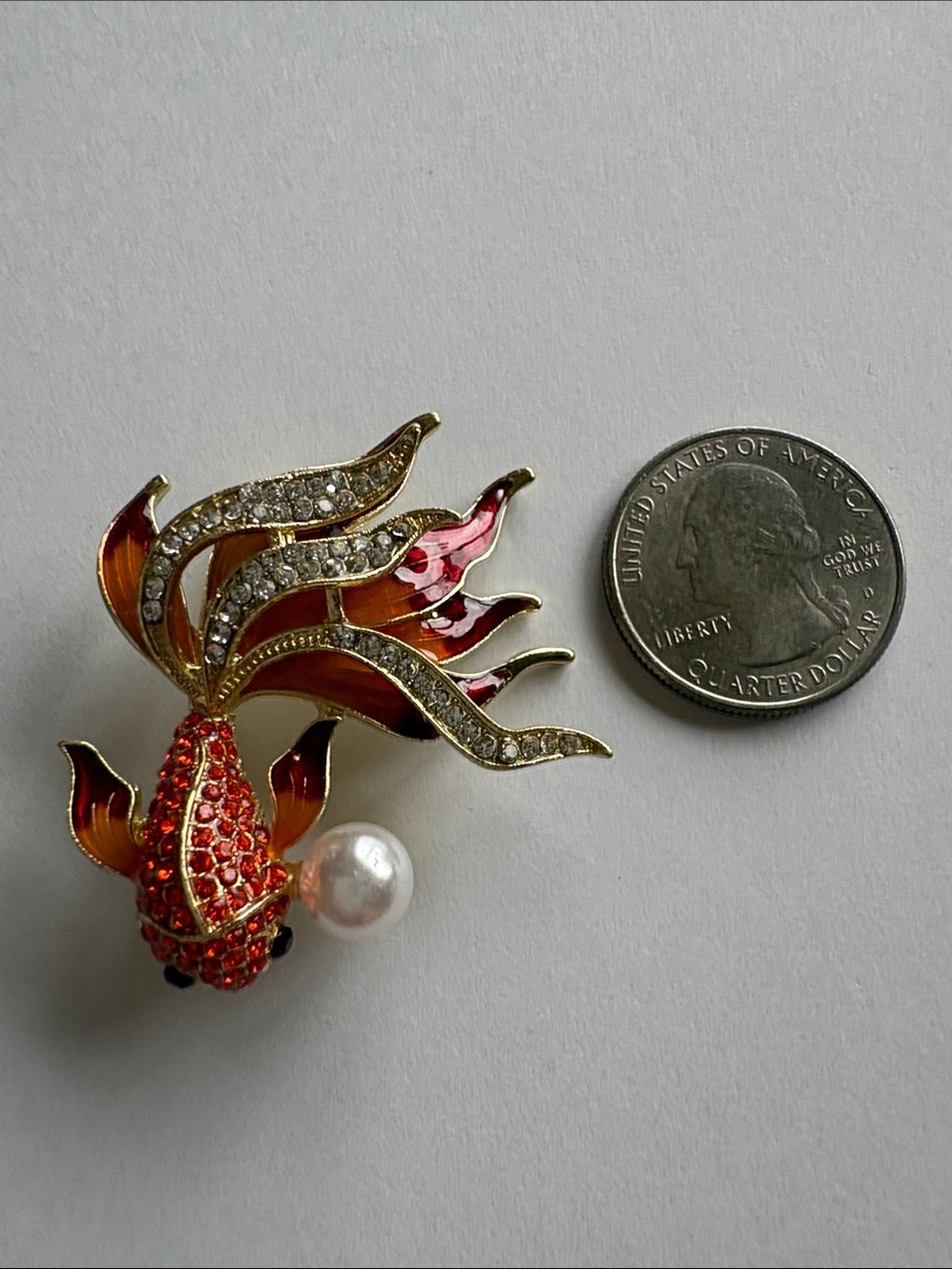 Elegant Gold-Tone Red & Orange Fish Brooch with Pearl Accent - Picture 2 of 3